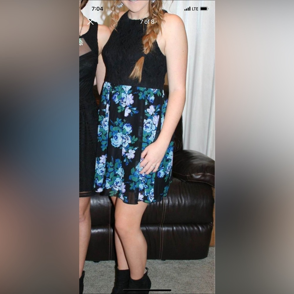 Dress - Picture 2 of 2
